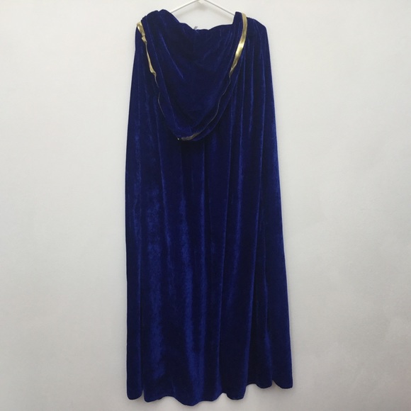 CostumeUSA Blue Velvet Full Length Hooded Cape Halloween Cosplay - Picture 4 of 6
